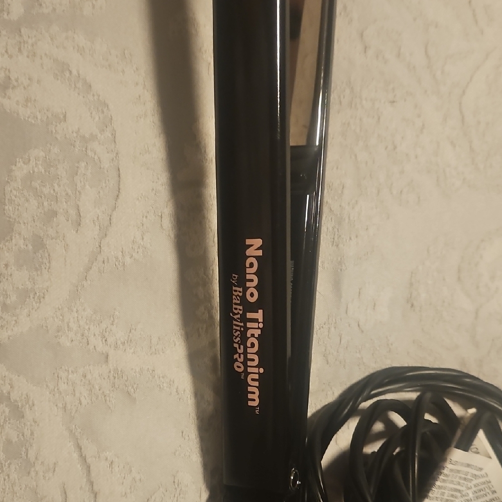 BaBylissPRO Nano Titanium Hair Straightener - Black